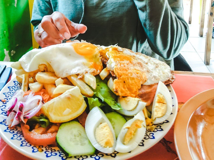 where to eat: huge plate of food at restaurant in punta del este