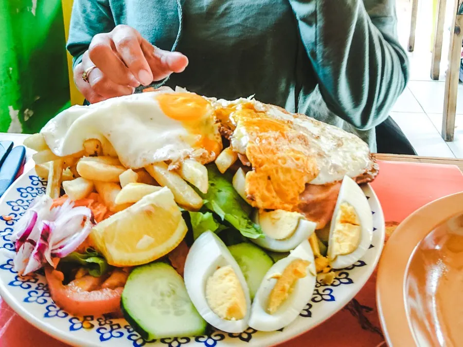 where to eat: huge plate of food at restaurant in punta del este