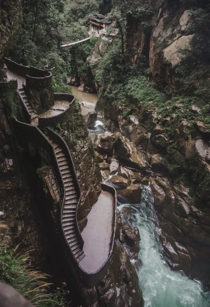 things to do in baños ecuador - pailon del diablo ruta cascadas bike