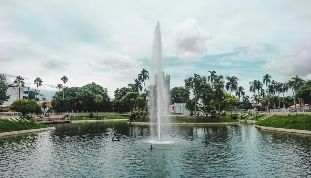 Parks in Santa Cruz de la Sierra Bolivia : Parque Urbano fountain