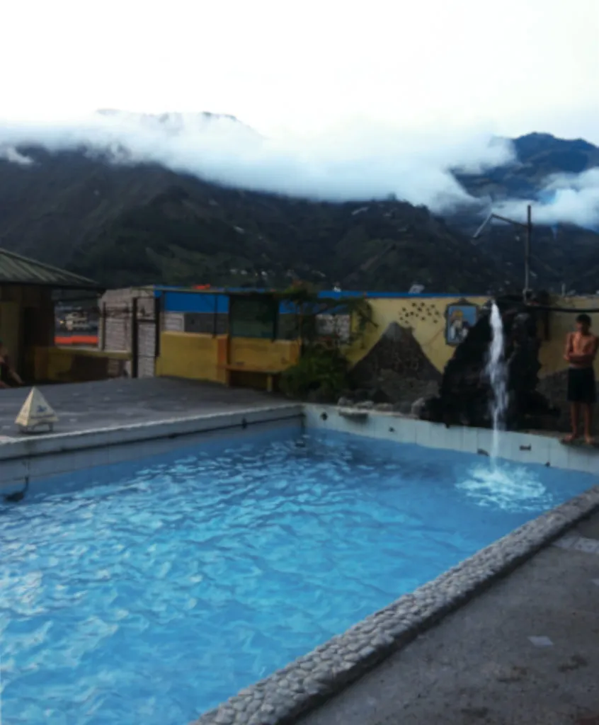 things to do in baños ecuador - bathhouses