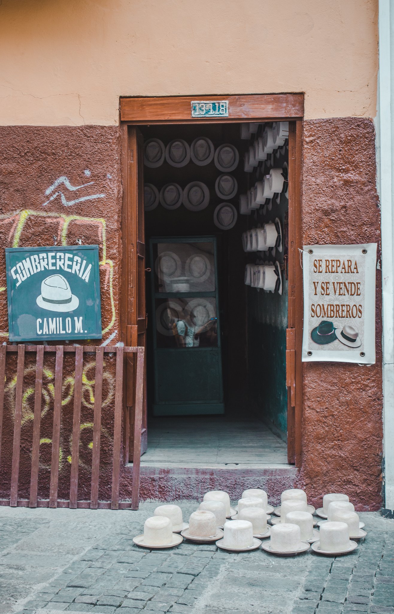 Panama hat workshop in ecuador - things to do in cuenca Ecuador