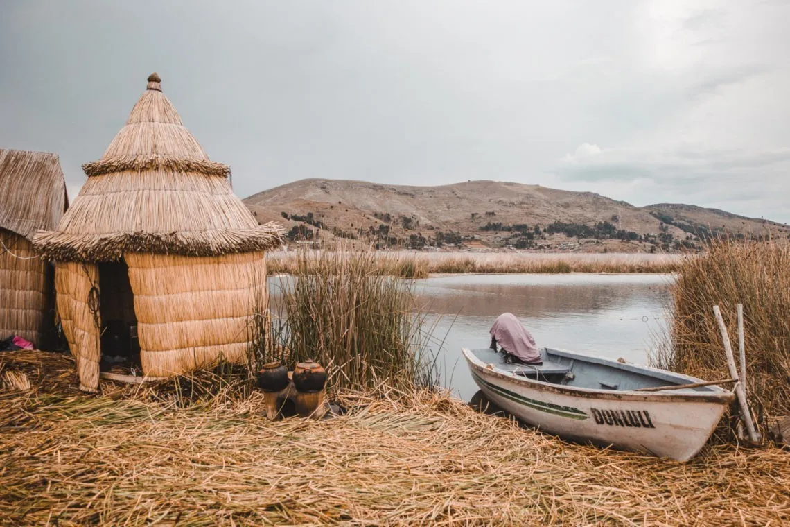 puno peru los uros islas flotantes lake titicaca | backpacking peru travel tips | things to know before travel in Peru 