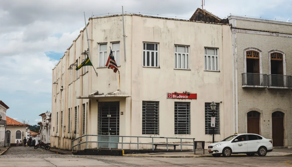 Banks with free atms in South America no transaction fee charges Brazil foreign card