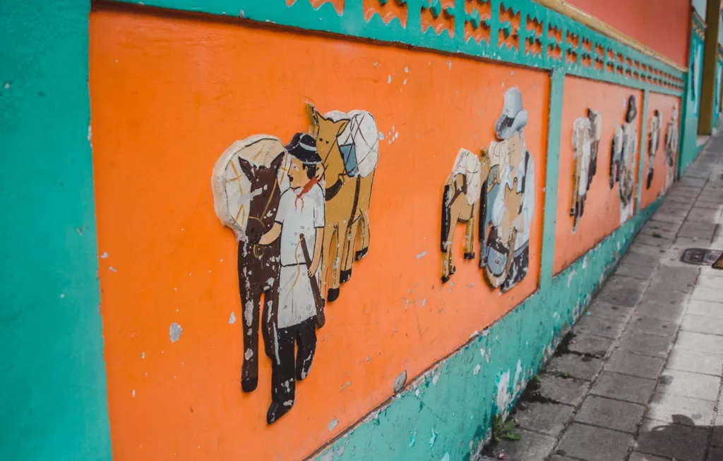 Murals 647 steps up Guatape rock lake | La piedra de Guatapé | man-made lakes | Colombia travel guide by Cuppa to Copa Travels