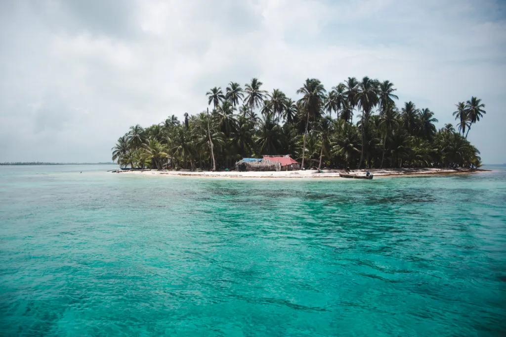How to book a San Blas Islands boat tour bluesailing Sailing Koala X San Bas Adventures Colombia to Panama boat paradise islands caribbean kuna island
