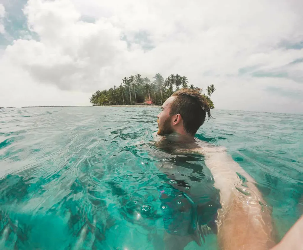 FB-5883How to book a San Blas Islands boat tour bluesailing Sailing Koala X San Bas Adventures Colombia to Panama boat paradise islands caribbean kuna island