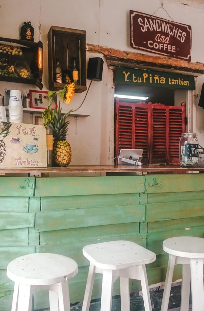 Best cafés in Antigua | Y tu piña tambien cafe | coffee shops Guatemala | Latin America travel guides by Cuppa to Copa Travels