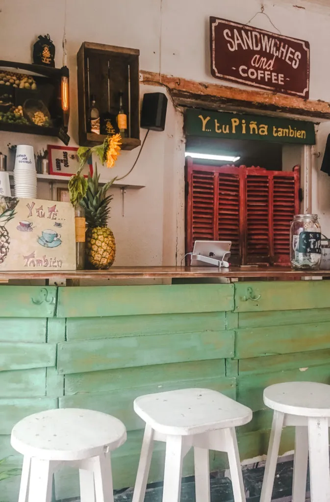 Best cafés in Antigua | Y tu piña tambien cafe | coffee shops Guatemala | Latin America travel guides by Cuppa to Copa Travels