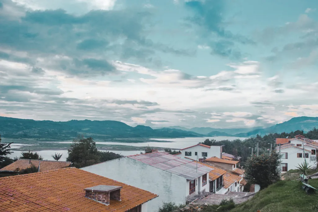 Bogotá Lake Guatavita guide | what to do outside Bogota | small town Colombia | Colombia tips by Cuppa to Copa Travels