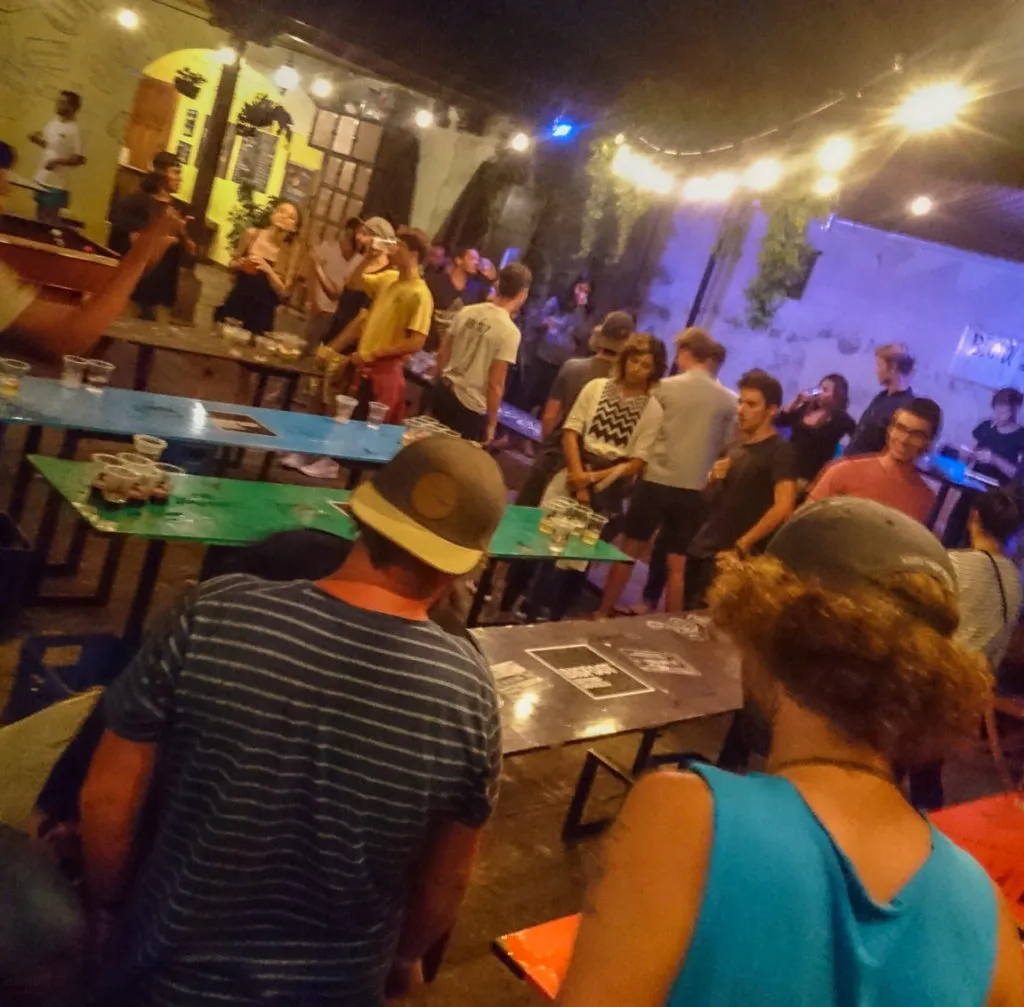 How to meet travellers & make friends as a solo backpacker