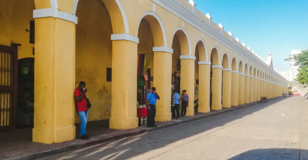 Shopping Muelles | best things to do in Cartagena Colombia
