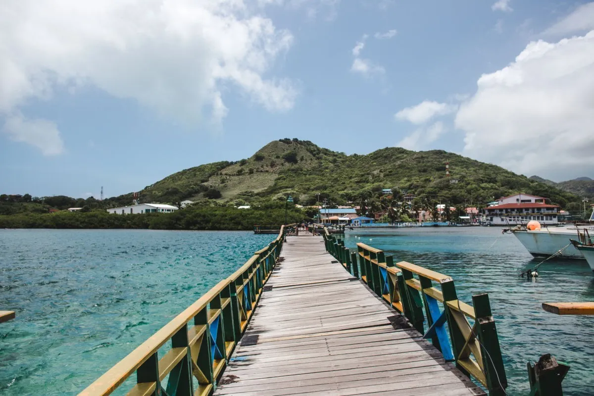 lovers line bridge Isla santa Catalina providencia colombia 