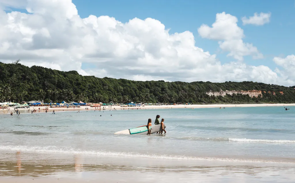 Learn to surf pipa brazil praia do madeiro