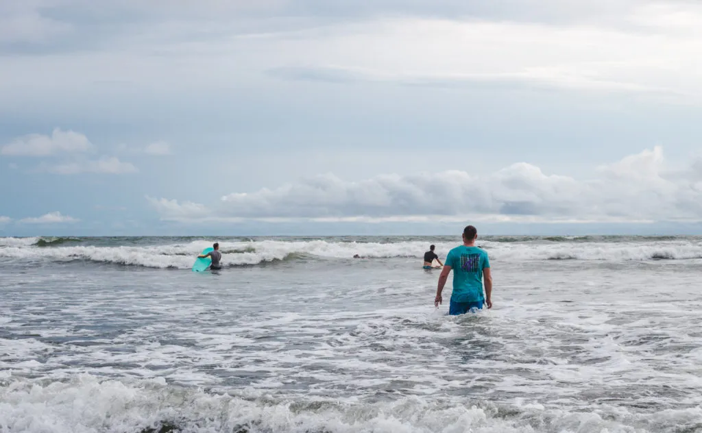 Surfing pacific ocean coast colombia whale tours el valle
