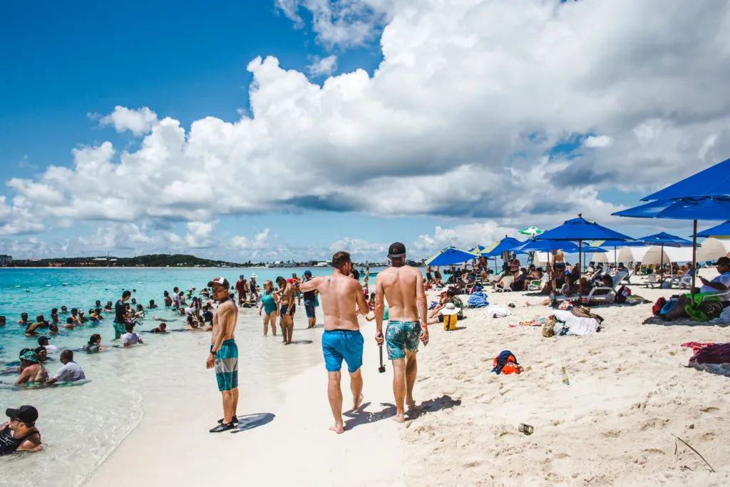 Crowds on busy Johnny Cay San Andres Colombia | VIP boat tour island travel guide