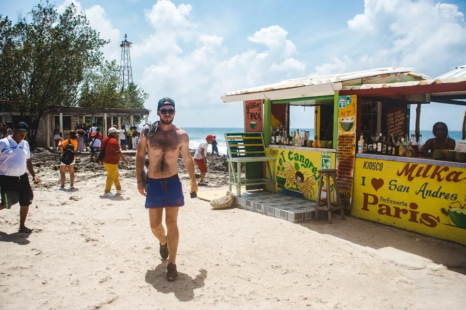 things to do on san andres colombia: isla geyser soplador hoyo