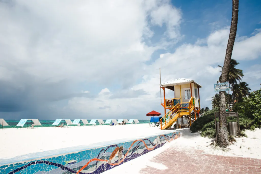 white sanded beach on isla san andres colombia