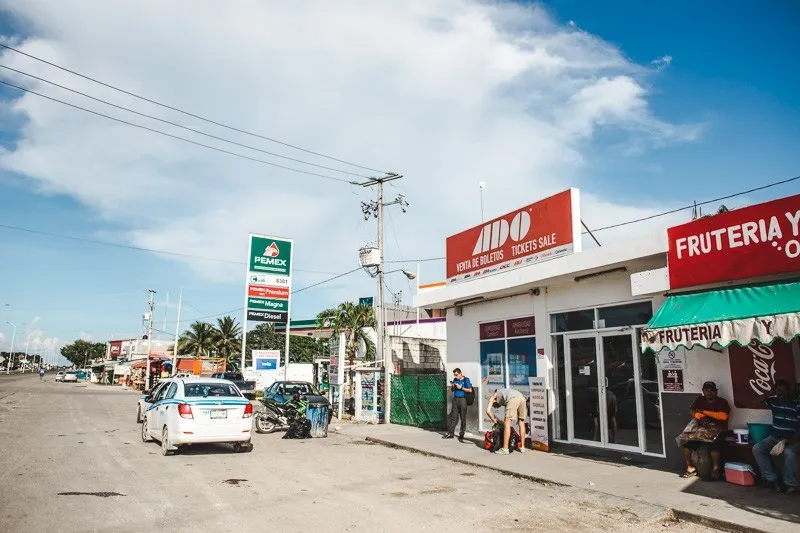 ado bus how to get to lake bacalar from tulum and belize