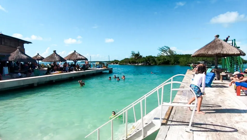 Lazy Lizard bar The split caye caulker belize travel guide