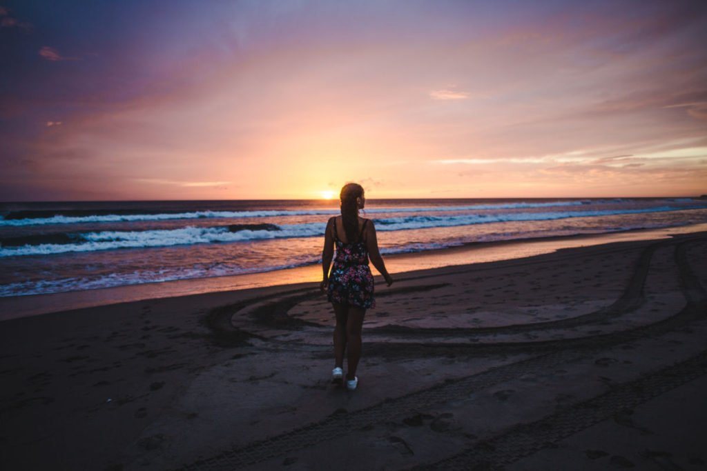 Travel couple breaking up whilst travelling backpacking relationship problems