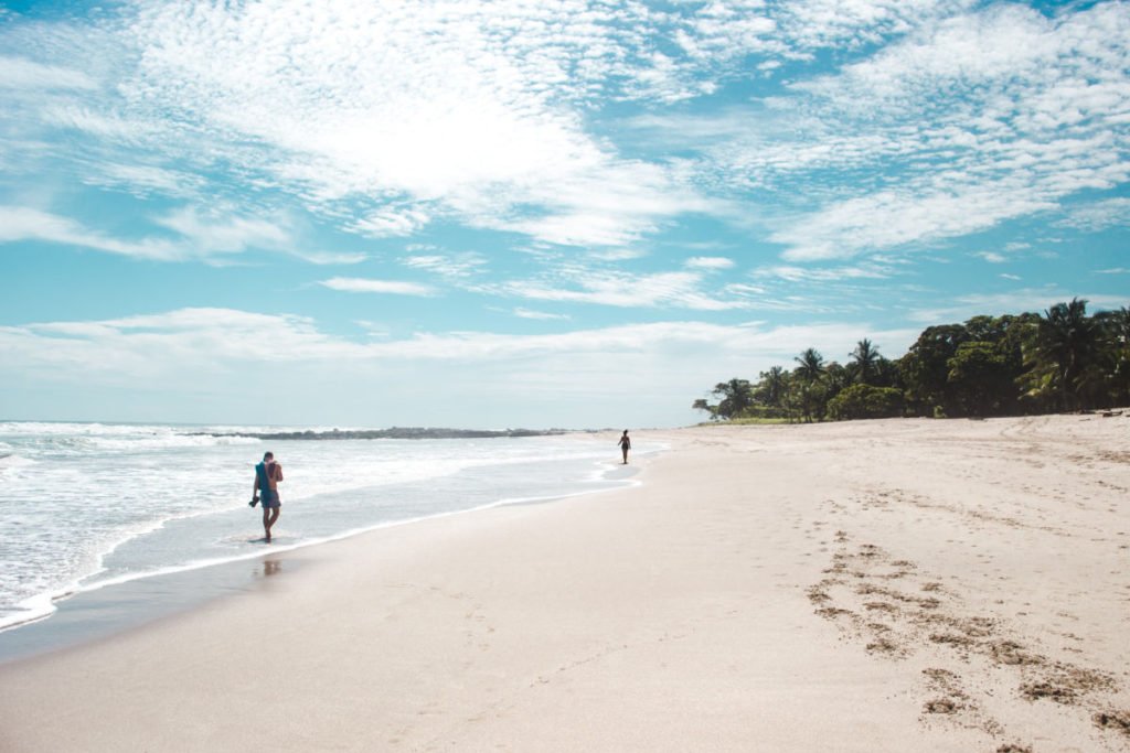 how to take couple travel photos without a tripod: composite photoshop