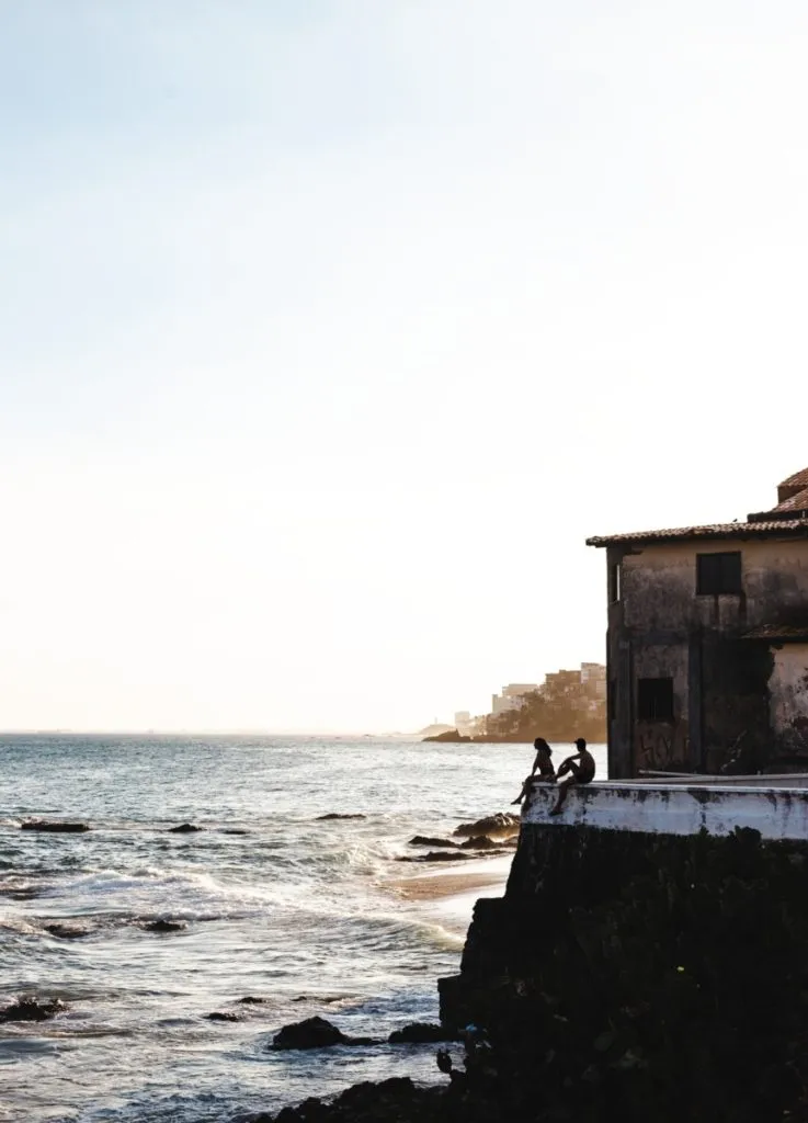 Travel couple breaking up whilst travelling backpacking relationship problems