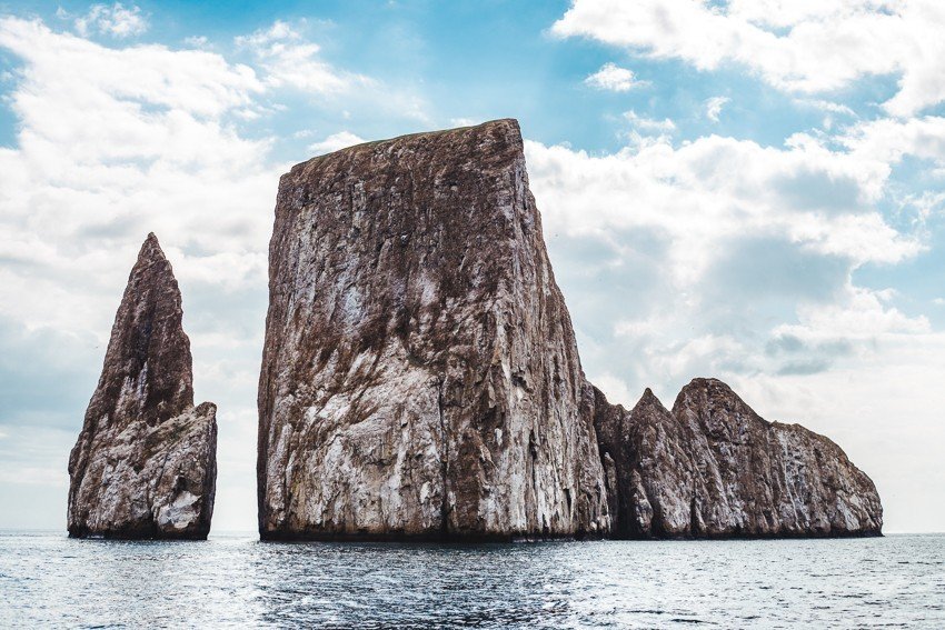 kicker rock hammerhead sharks galapagos ecuador backpacking bucketlist las penas best places to visit in ecuador