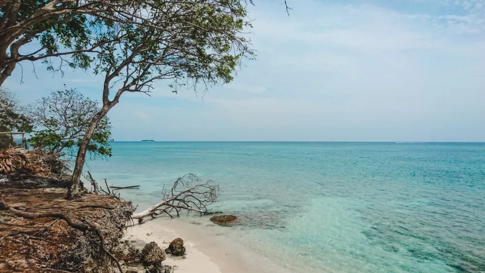 playa bonita on isla grande rosario islands cartagena colombia