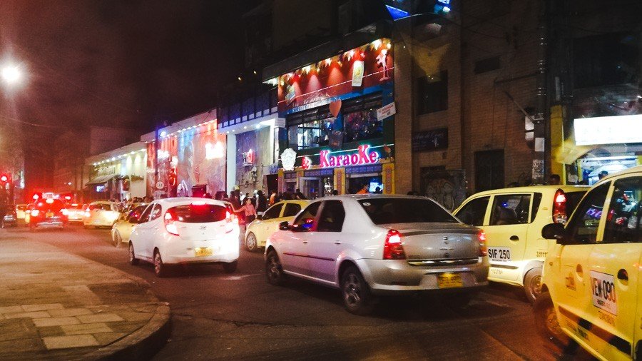 taxis at night in teusaquillo, bogota: how to get around bogota colombia