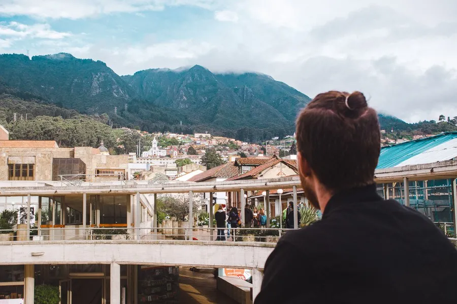 traveller in la candelaria: what to wear in bogota altitude