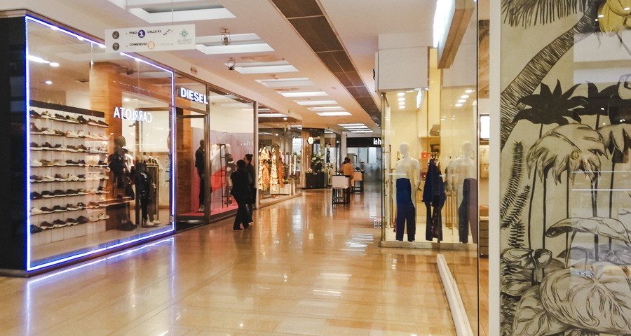 shopping centre ATM in bogota colombia