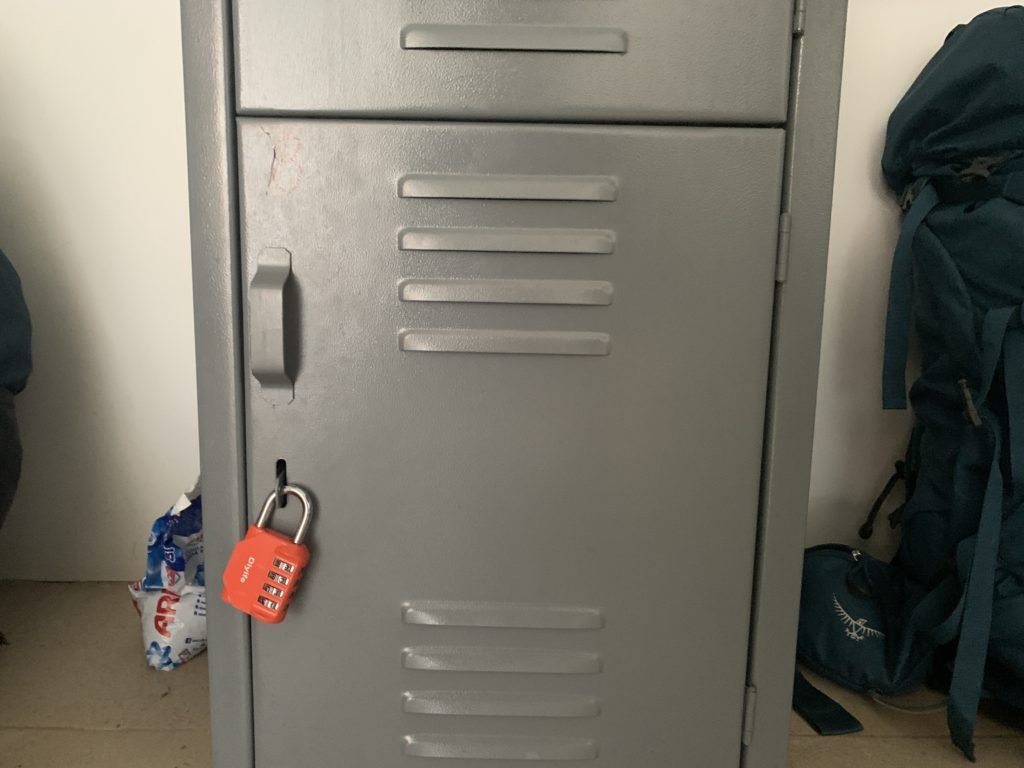 how to keep your money safe while travelling